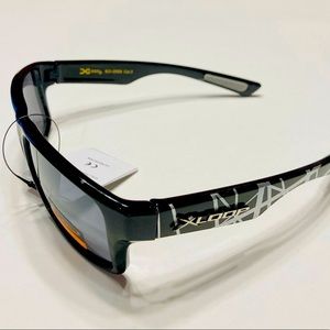 Boys sunglasses  (New)